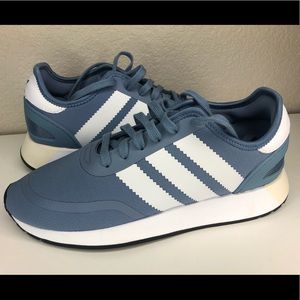 Women’s Adidas Size 8 (Model N-5923 W)
